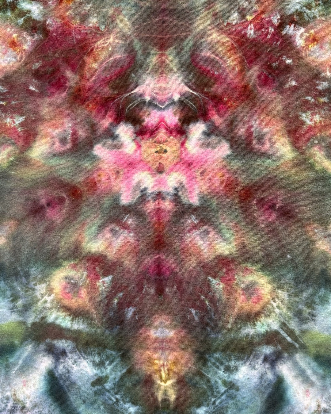 L - ice dyed hexdala tee