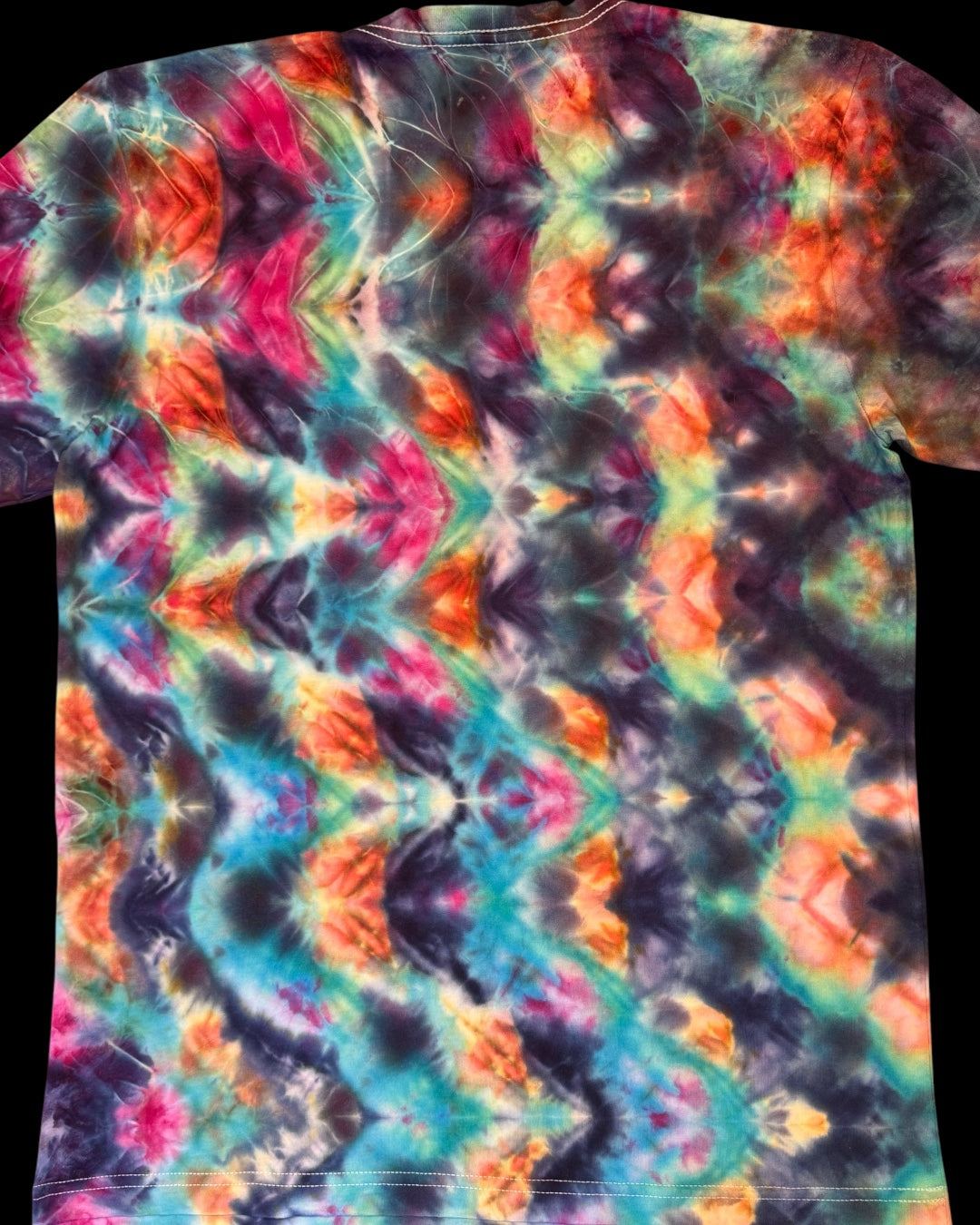 M - spacey ice dyed cosmic glitch vee