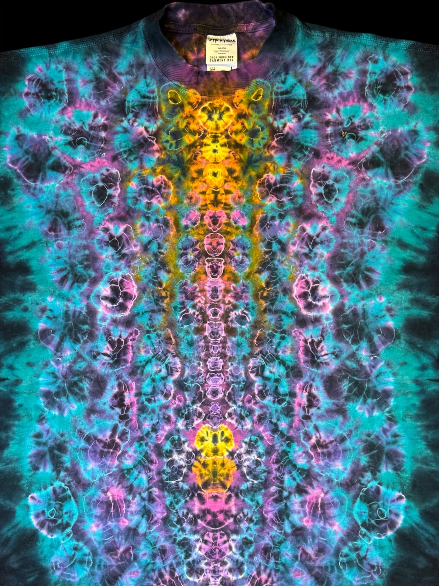 L - kenney style mandala combo tee