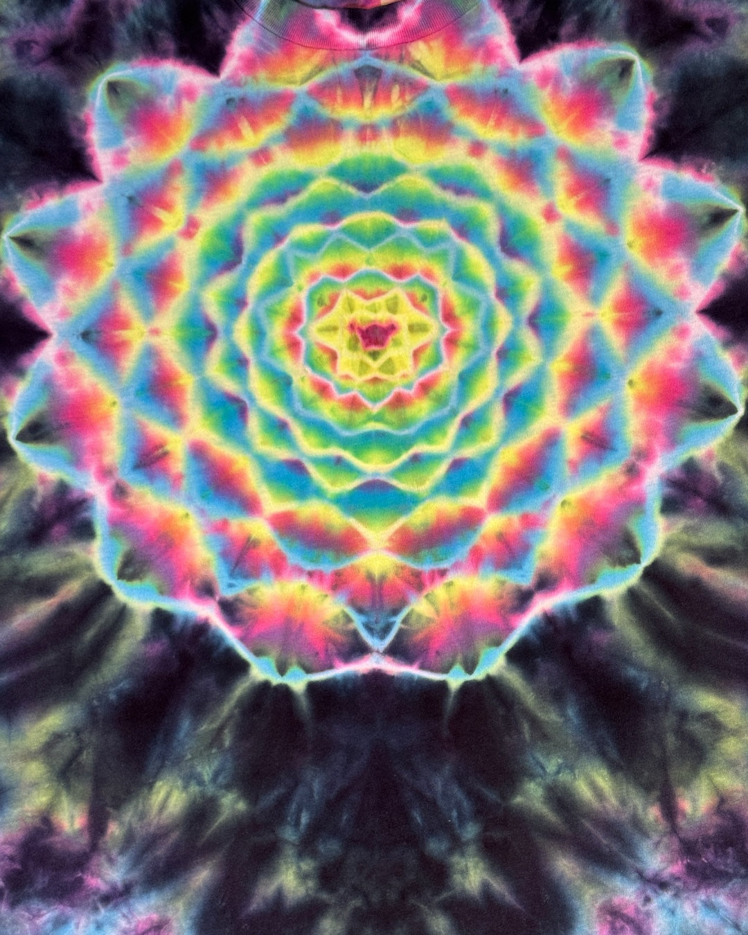 L - UV reactive mandala with dala-spine tee