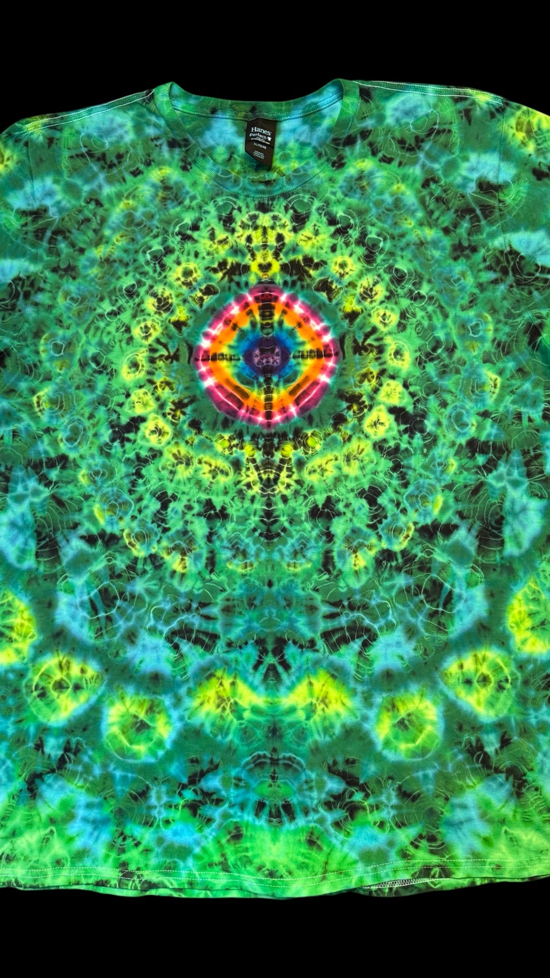 XL - green kenney style tee with rainbow medallion