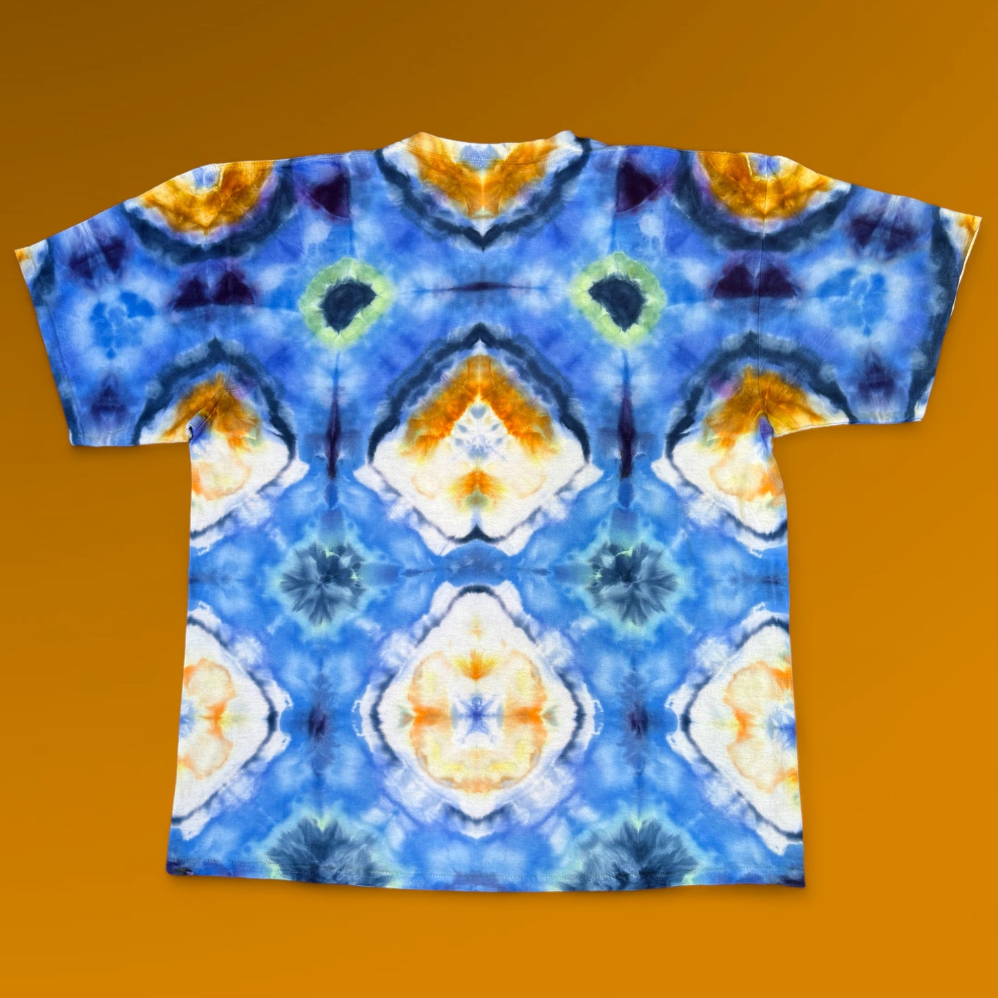 XXL - ice dyed shibori medallion tee