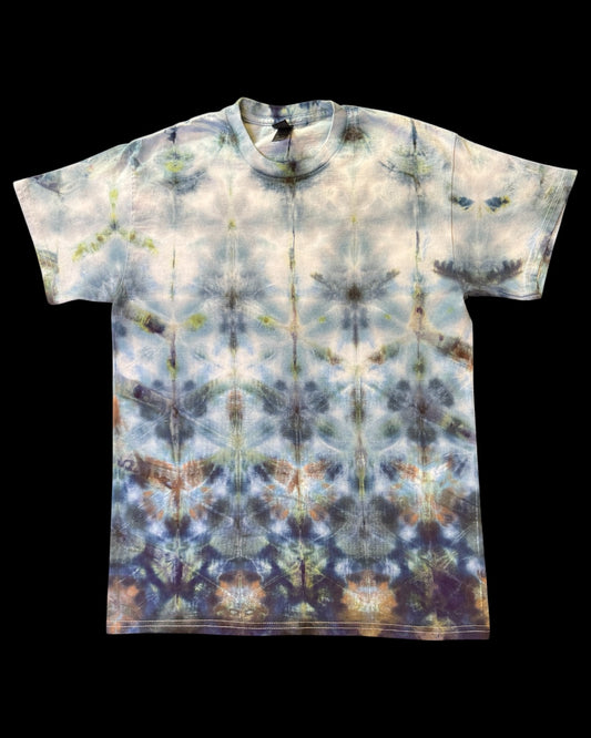 M - ice dyed blue gray avalon sekka shibori tee