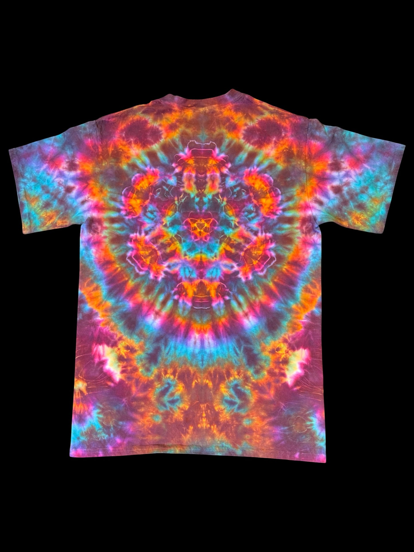 M - bordeaux overdyed raimbow shapeshifter mandala tee