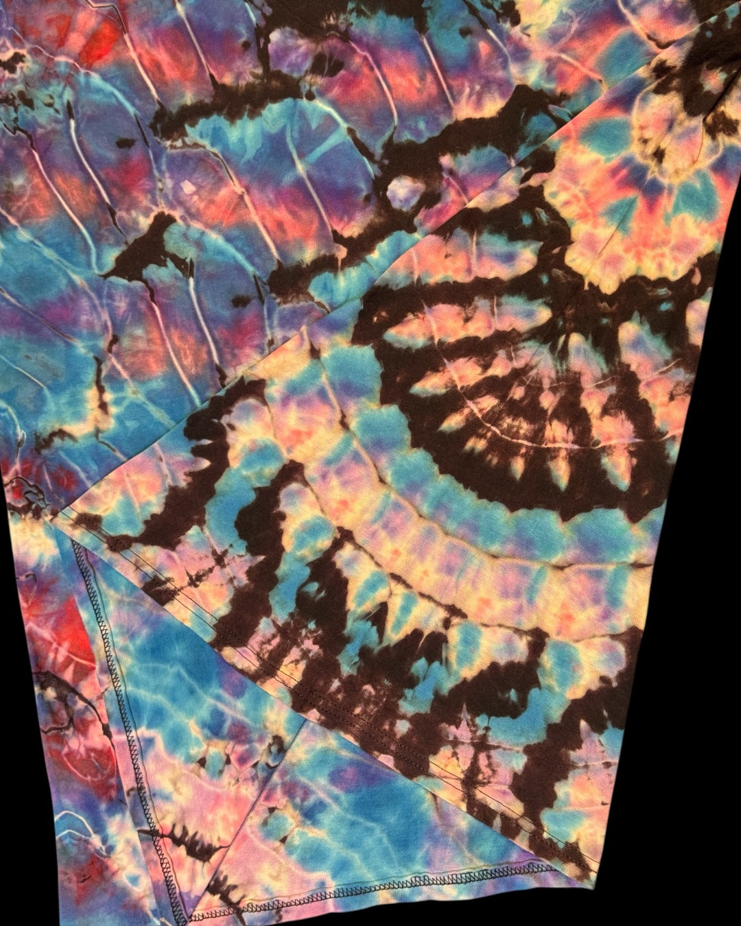 L - black reverse dyed cosmic rolled tee