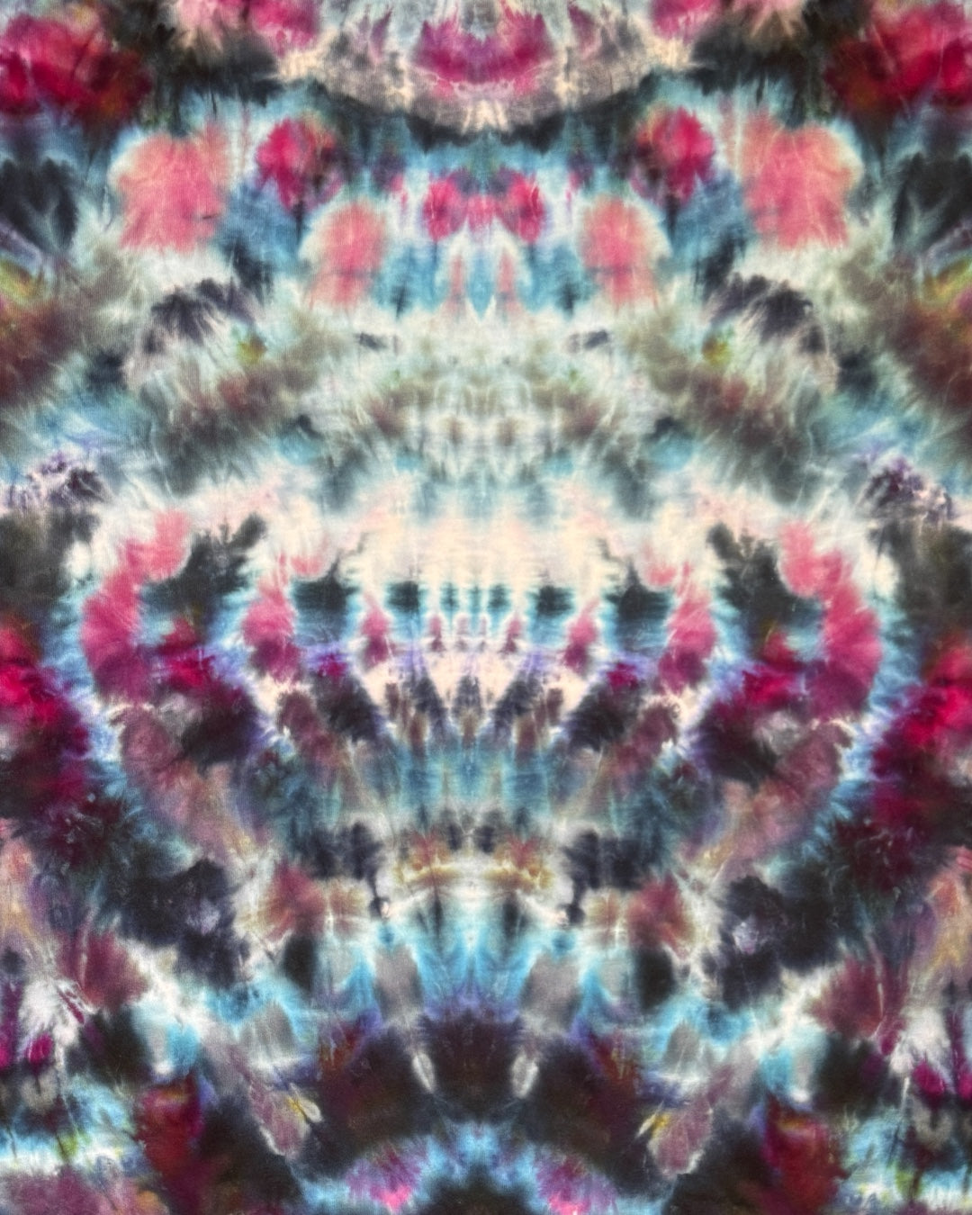 M - ladies’ fit ice dyed amethyst mirrored cosmic roll boxy cropped tee