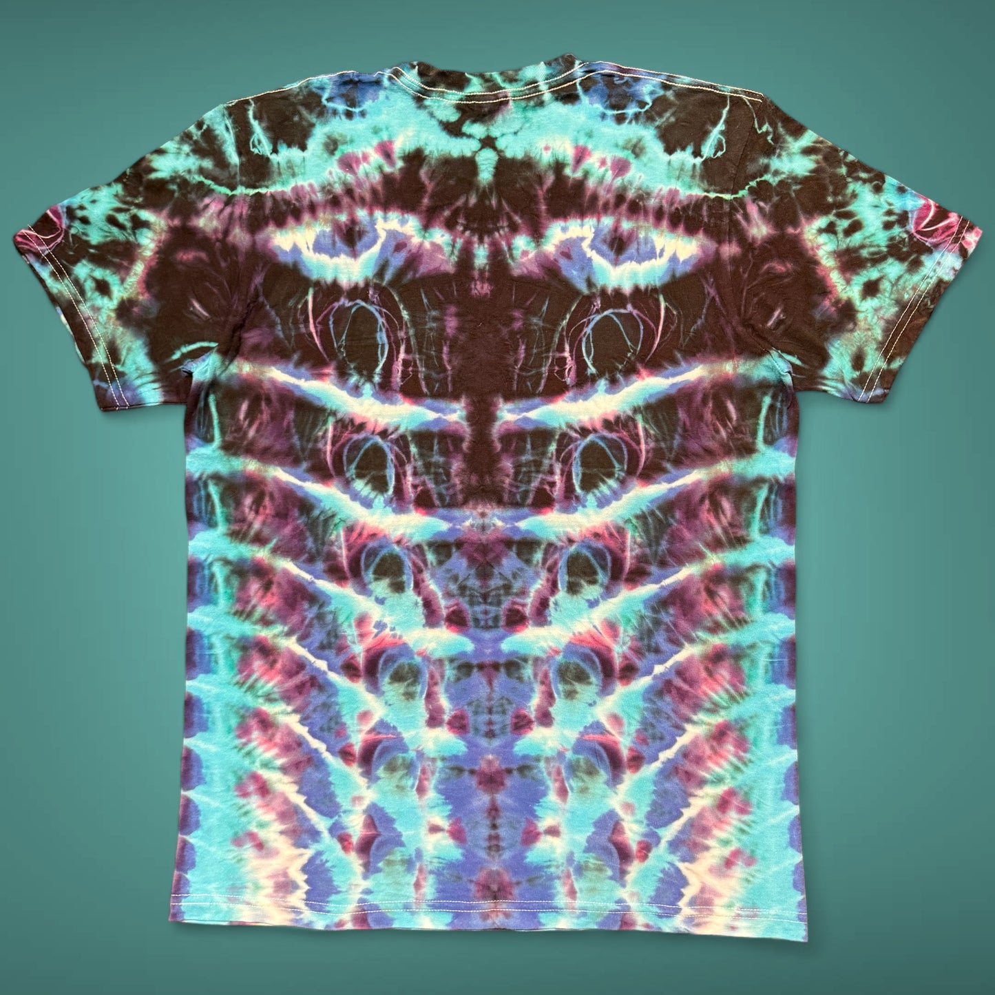 M - cosmic watcher tee