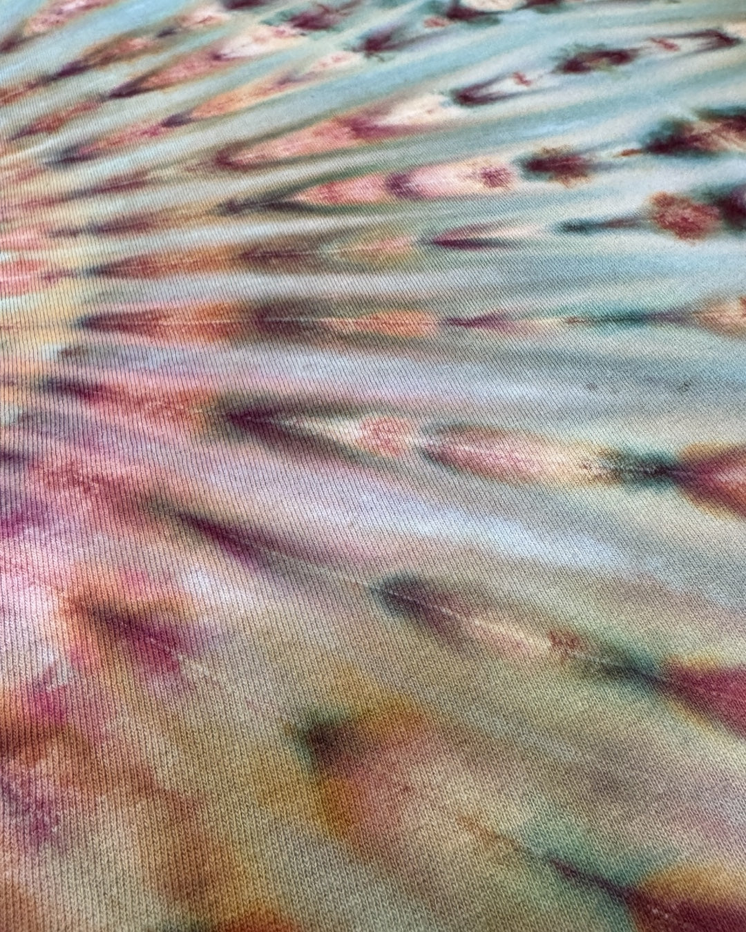 L - ice dyed black opal northern lights mirrored fan fold tee