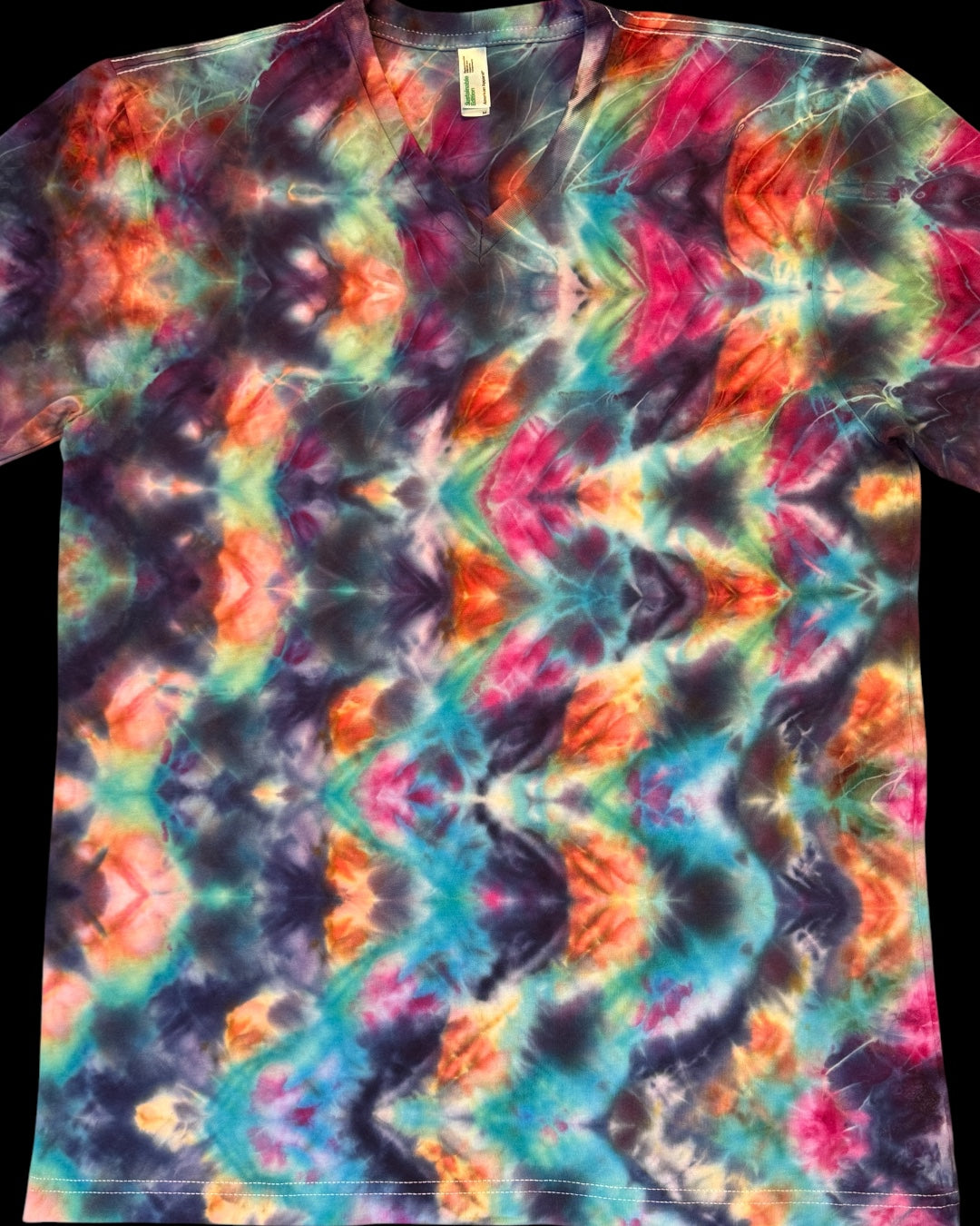 M - spacey ice dyed cosmic glitch vee