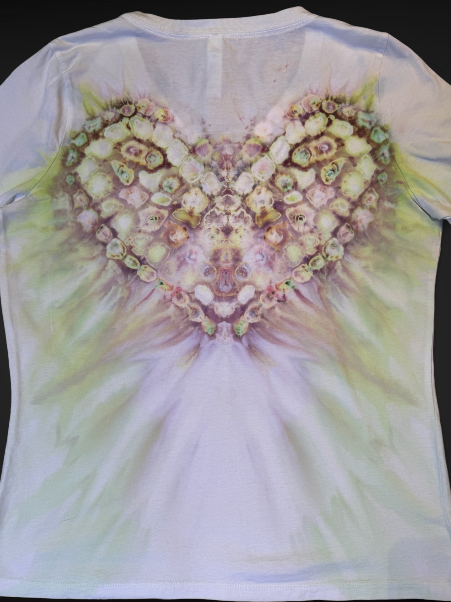 M - ladies’ fit gravity ice dyed kenney style heart tee