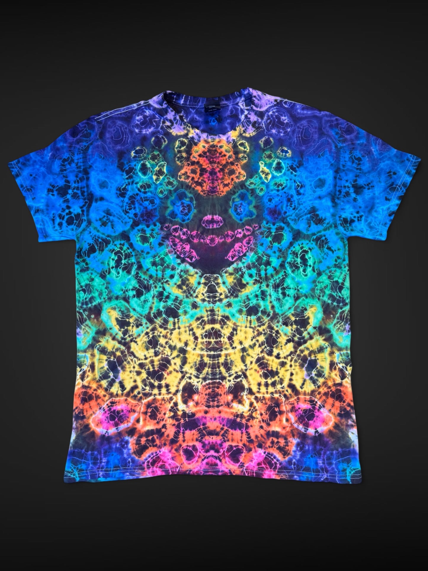 L - rainbow kenney style clown tee