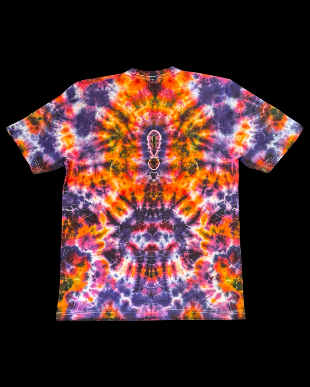 M - trip style vee neck tee