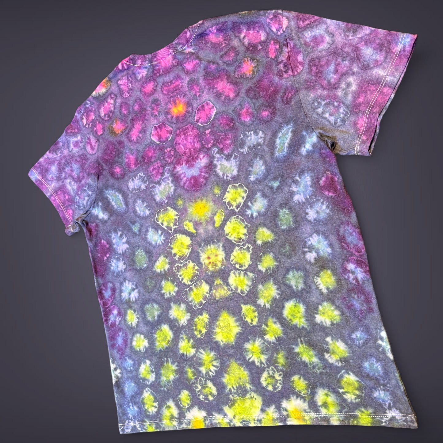 L - kenney style geode tee