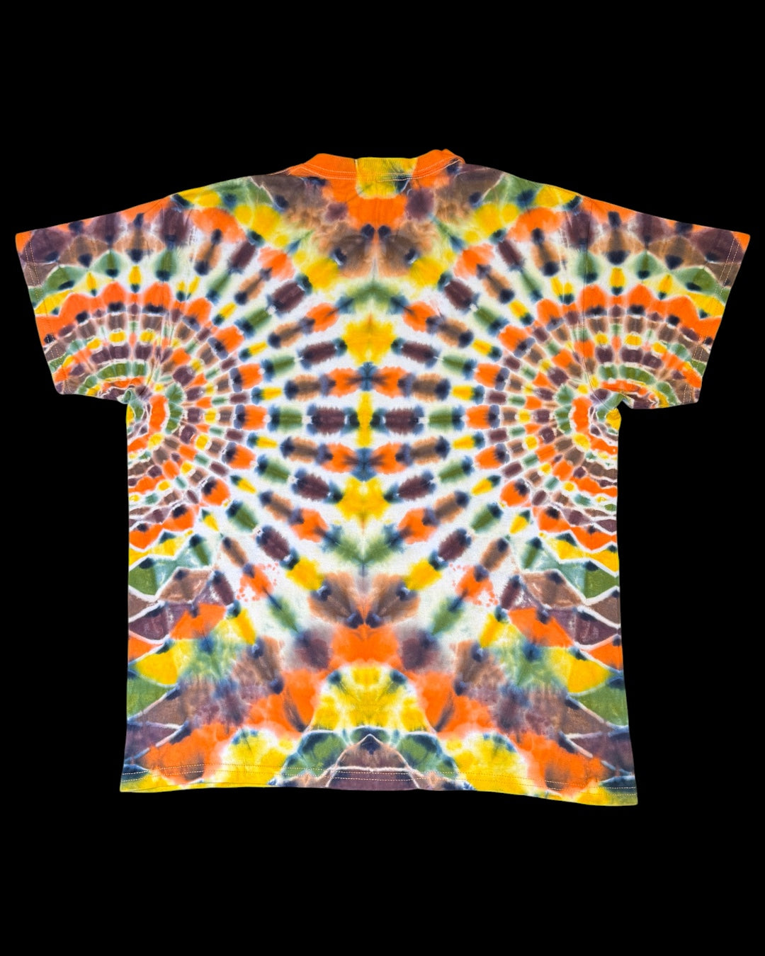 L - a very brady mirrored mandala tee