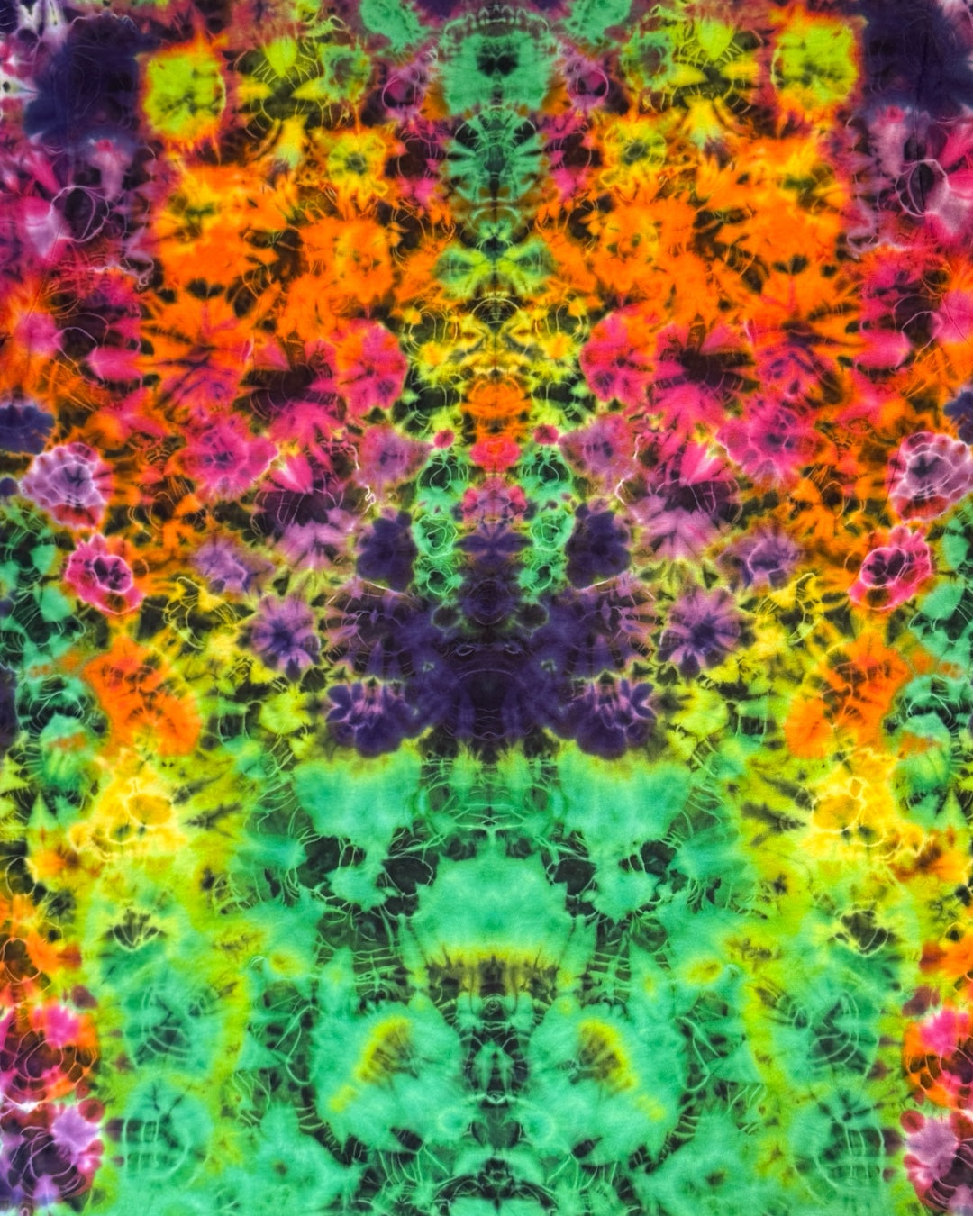 XL - vibrant kenney style tee