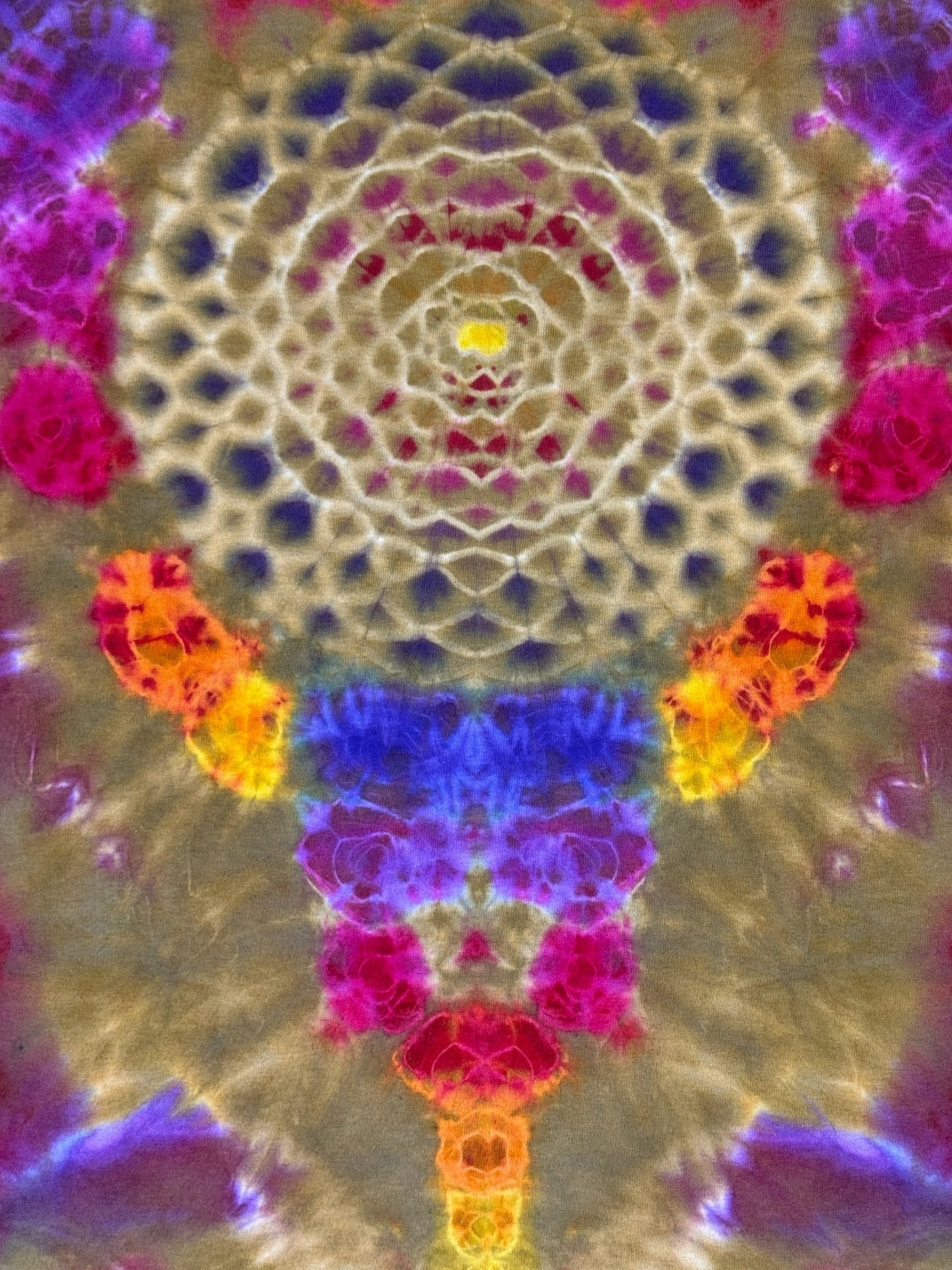 L - golden mandala kenney cosmic combo tee