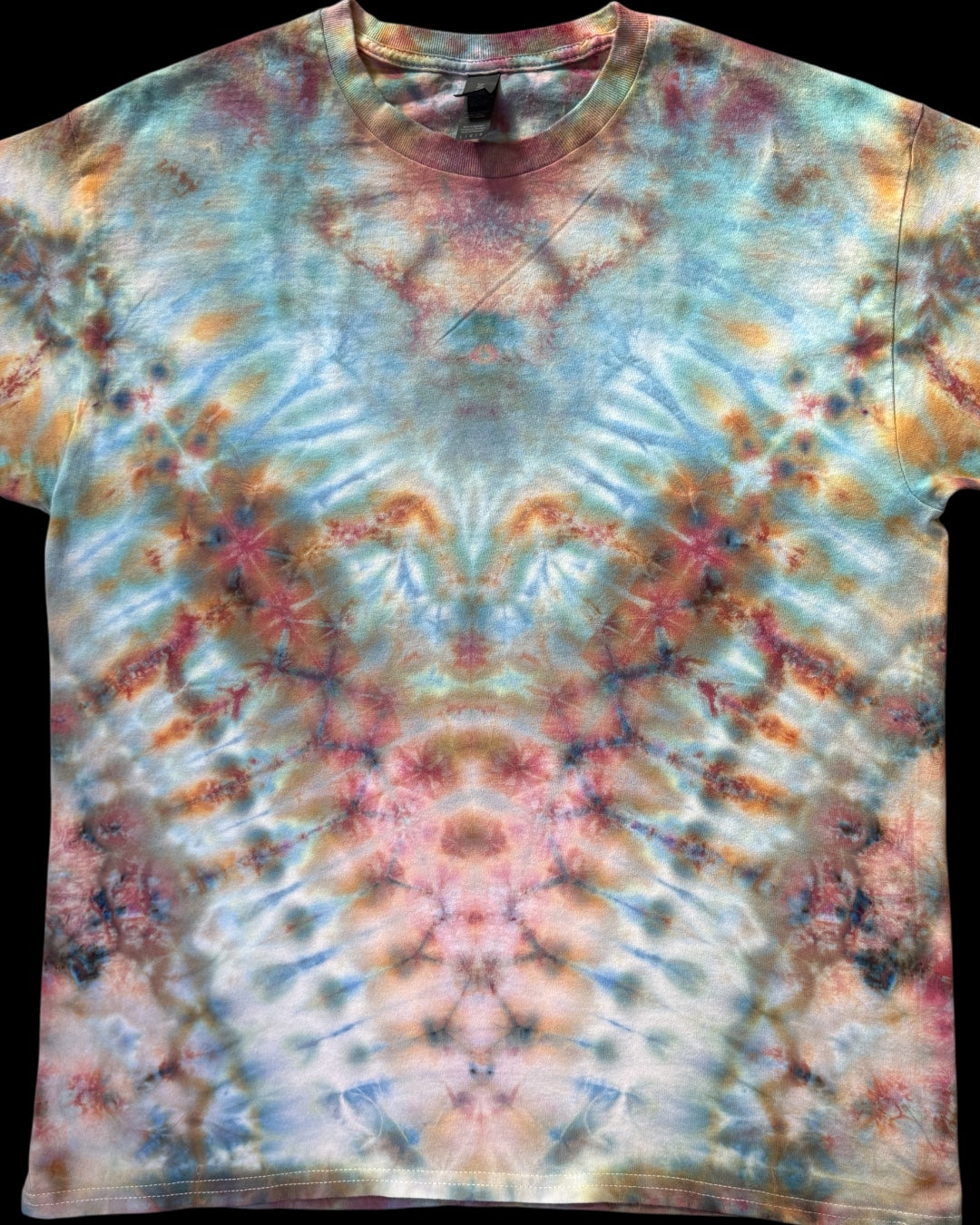 L - black opal ice dyed vee klink with mandala and klink spine tee