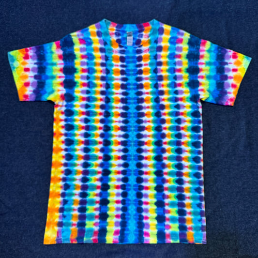 M - rainbow wigwag tee