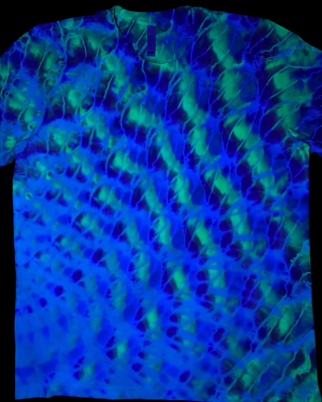 L - glowing cosmic roll tee