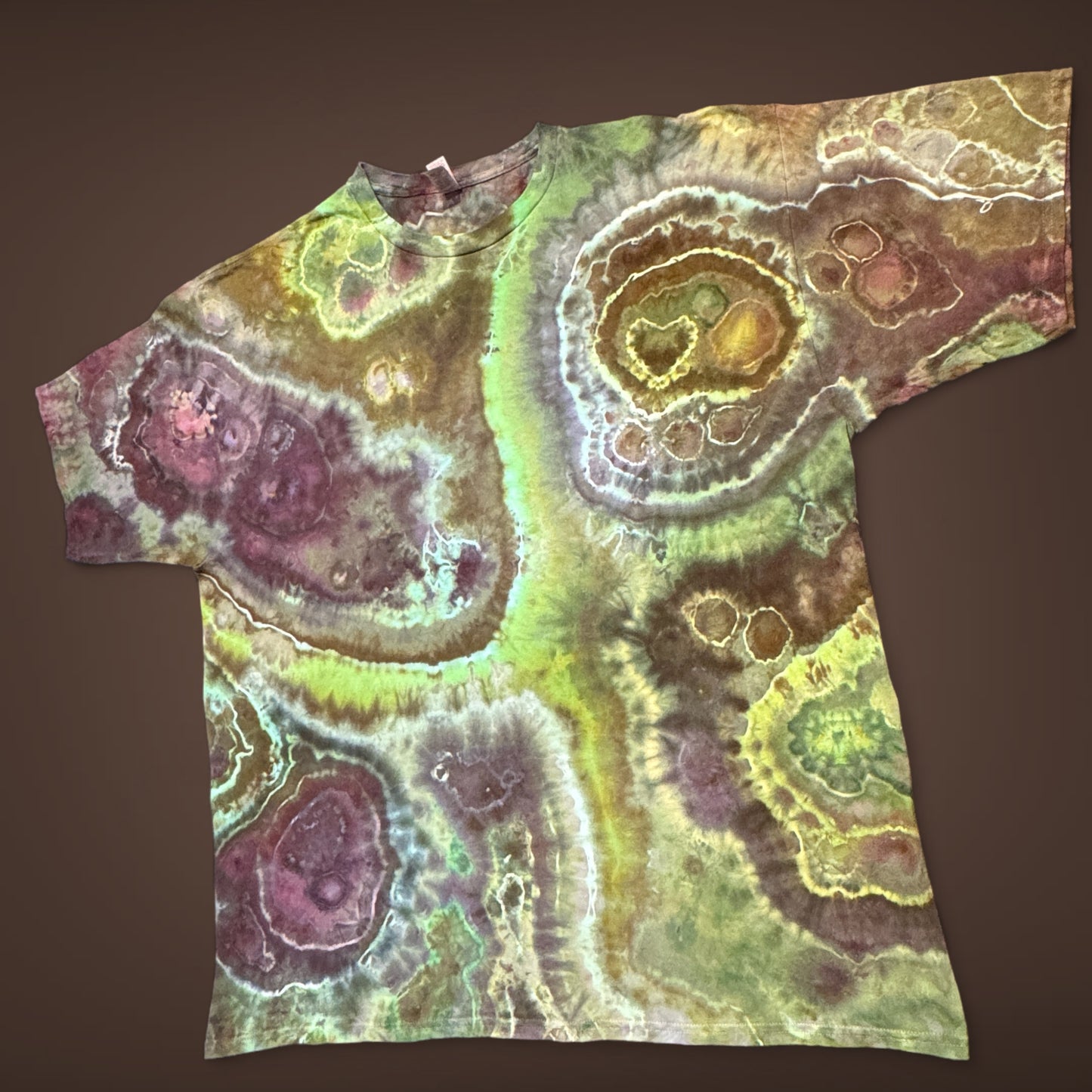 XXXL - green ice dyed geode tee