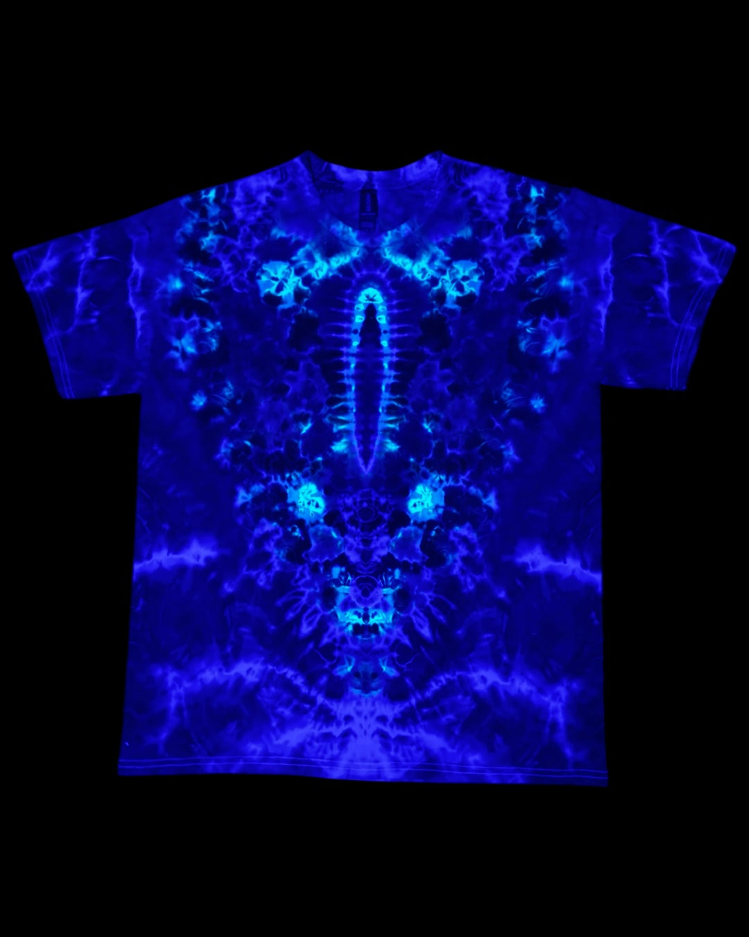 L - periwinkle reverse dyed UV reactive kenney style medallion tee