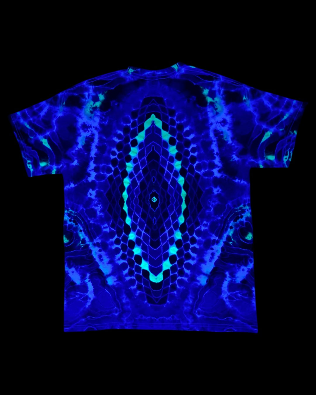 L - heartdala cosmic roll ovaldala combo tee