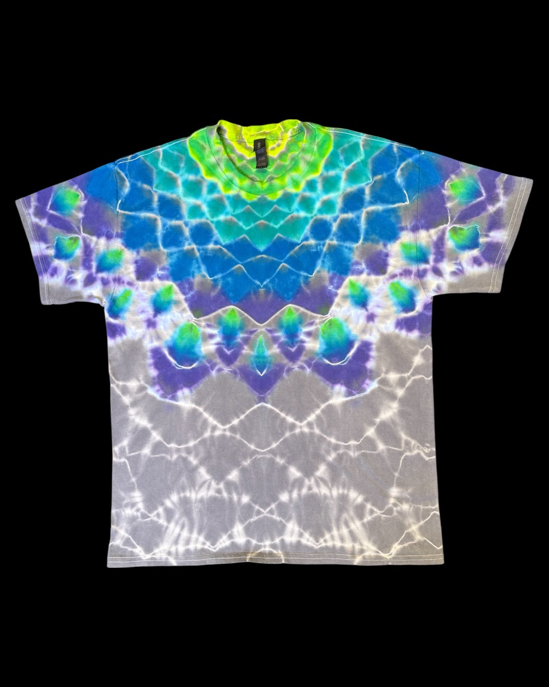 L - ‘be the mandala’ tee
