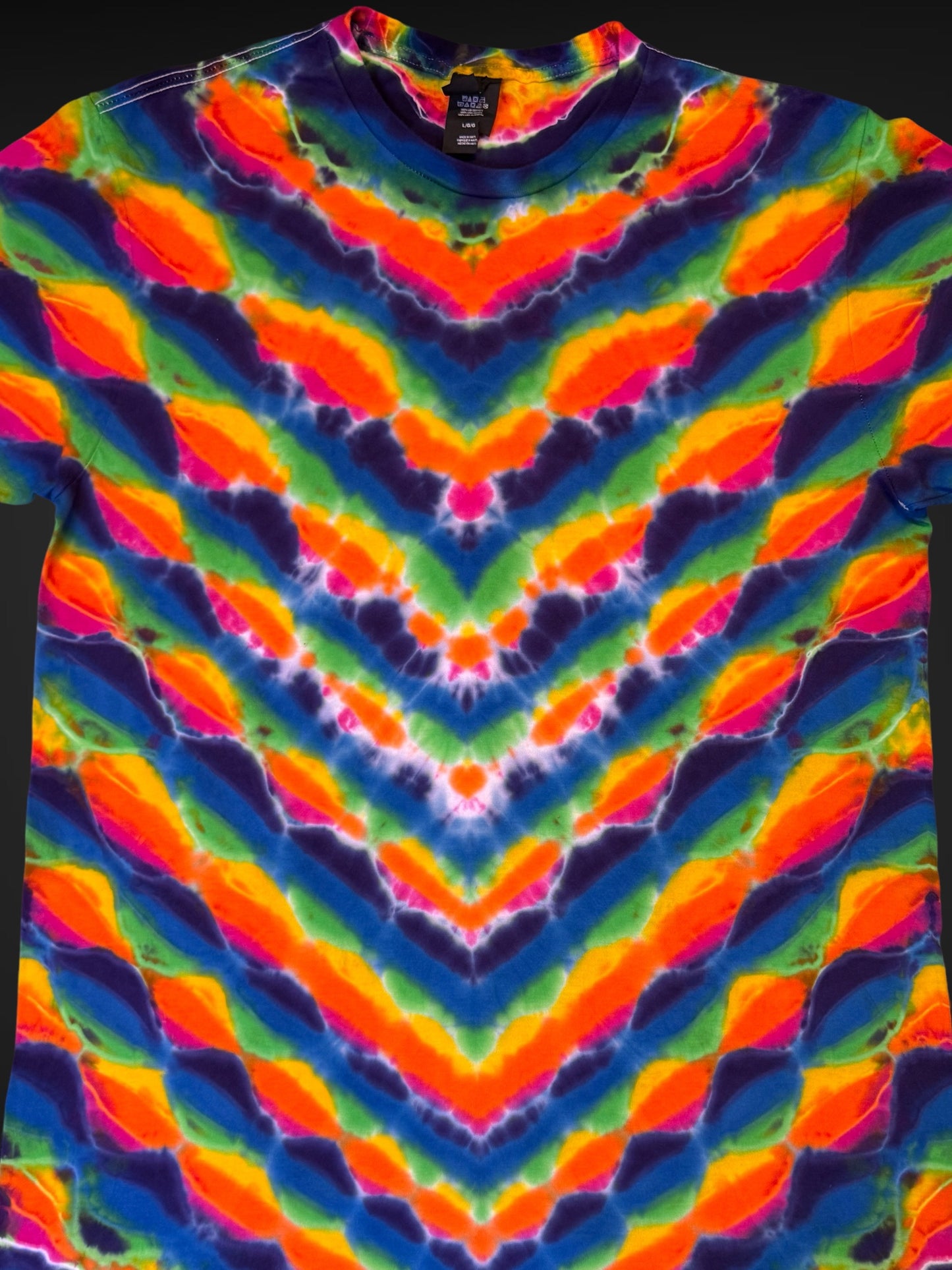 L - rainbow cosmic style tee