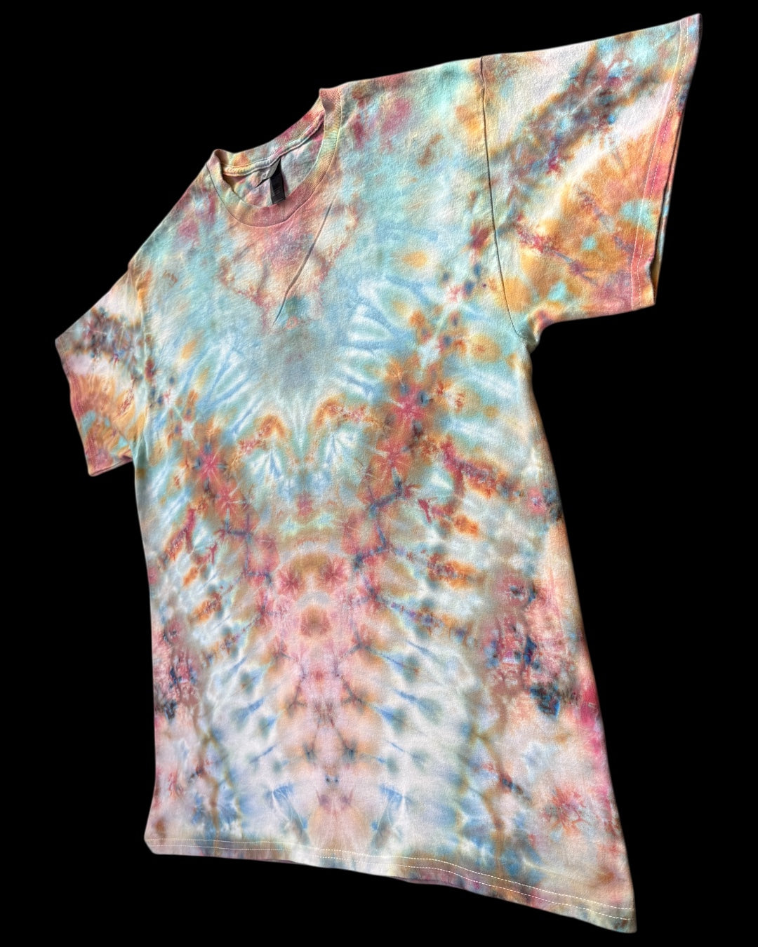L - black opal ice dyed vee klink with mandala and klink spine tee