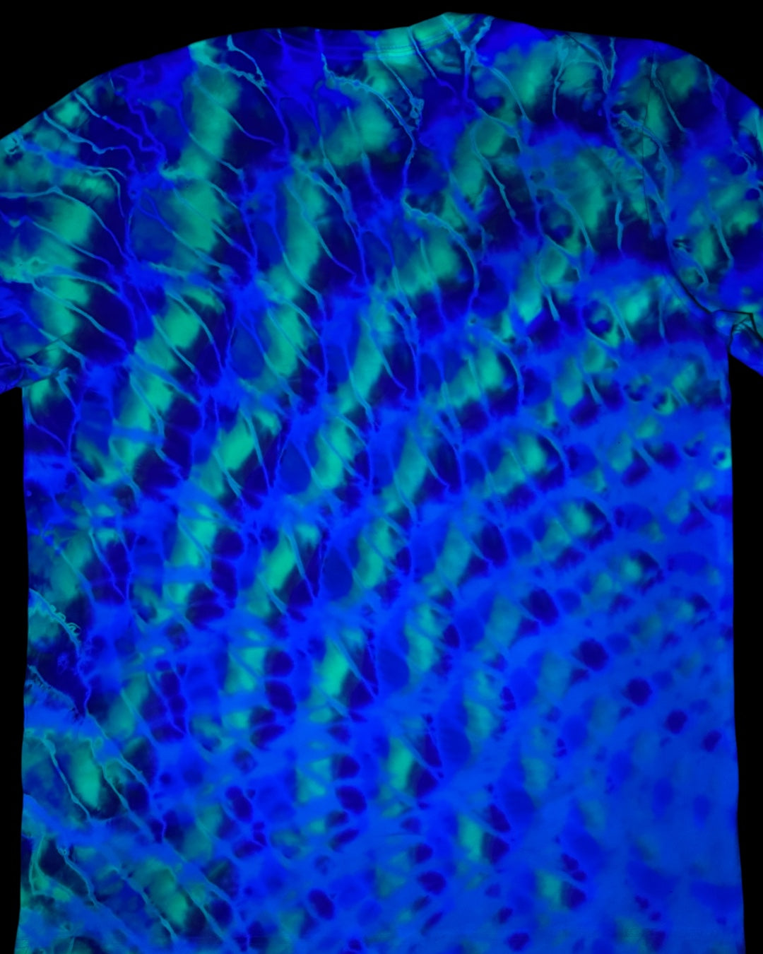 L - glowing cosmic roll tee