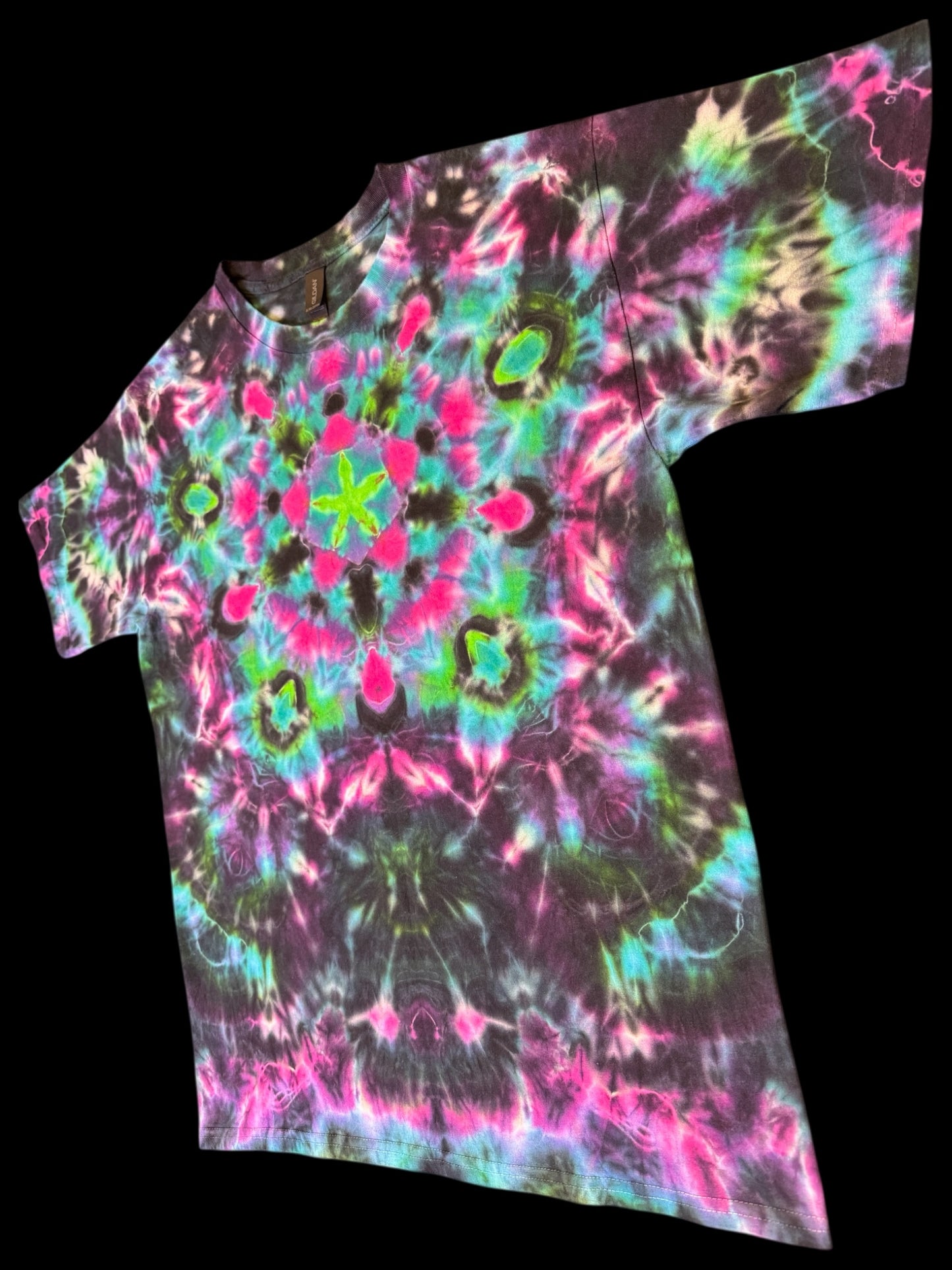 L - five pointer mandala trip combo tee