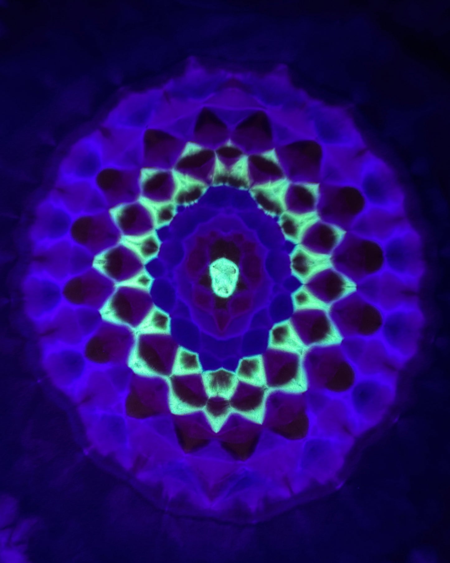 XL - liquid dyed oval-dala tee